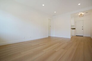 14857 Morrison St in Los Angeles, CA - Building Photo