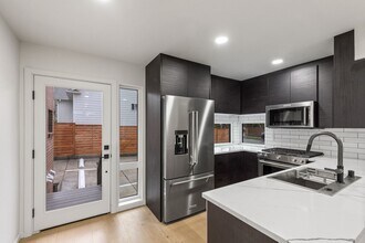 7904 Green Lake Dr N in Seattle, WA - Building Photo - Building Photo
