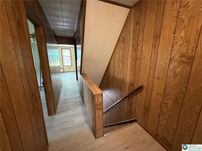 145-146 E Center St in Nesquehoning, PA - Foto de edificio - Building Photo