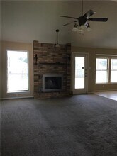 617 Parkview Dr in Burleson, TX - Building Photo - Building Photo