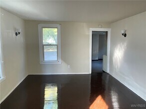 50 Carl St in Buffalo, NY - Building Photo - Building Photo