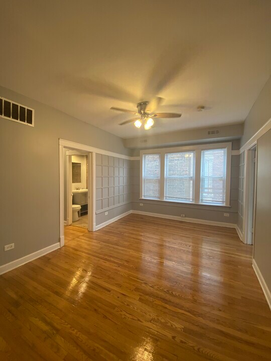 610 E 71st St in Chicago, IL - Building Photo