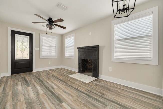 106 W Haya St in Tampa, FL - Foto de edificio - Building Photo