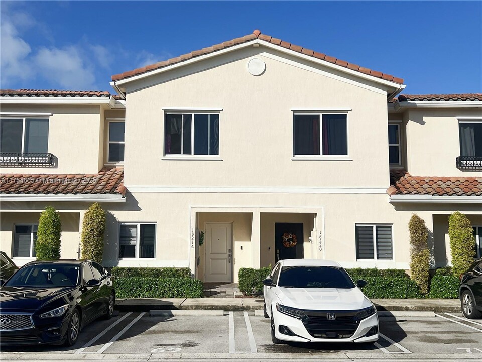 18216 NW 29th Ct in Miami Gardens, FL - Foto de edificio