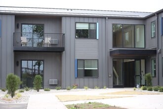 Boat Works Flats in Oshkosh, WI - Building Photo - Building Photo