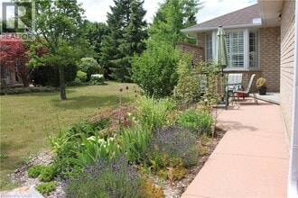 75 Beasley Crescent in Cambridge, ON - Building Photo - Building Photo