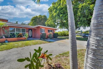 1061 NE 26th Ave in Pompano Beach, FL - Building Photo - Building Photo