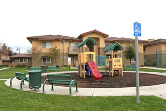 Tanager Springs II Apartments in Fresno, CA - Building Photo - Building Photo