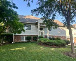 3340 Cameron Dr in Elgin, IL - Building Photo