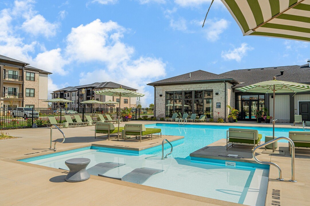 Club at Woodside in Marysville, OH - Foto de edificio
