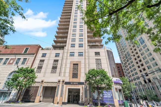 property at 635 N Dearborn St