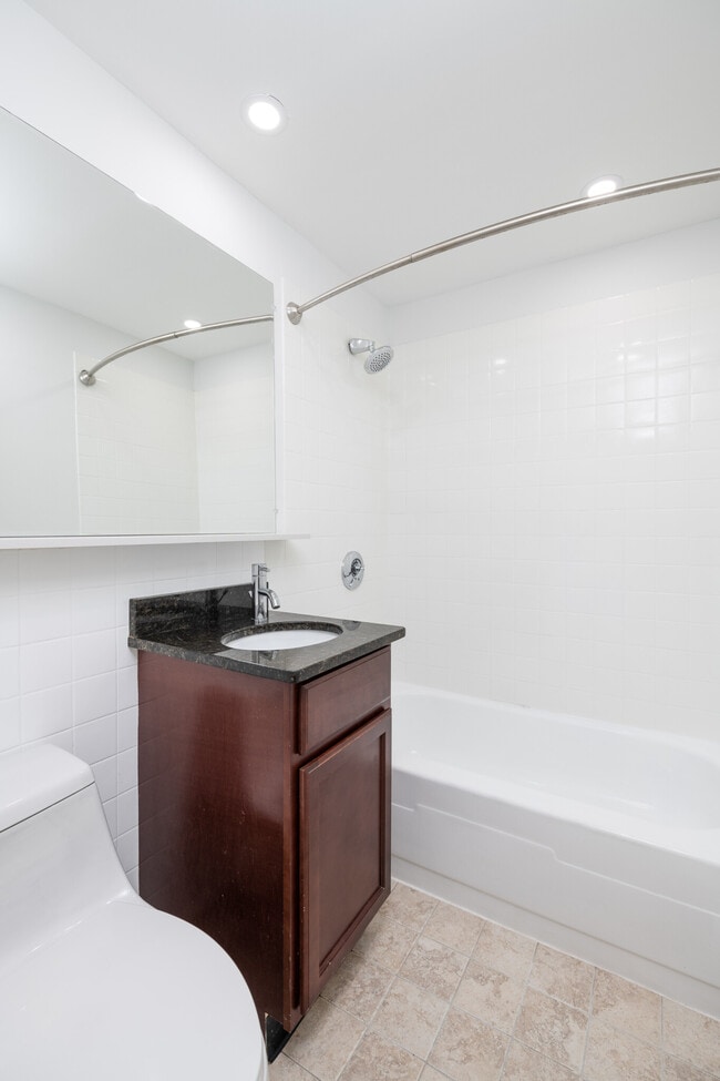 1410 Columbia Rd, Unit 17H in Boston, MA - Building Photo - Building Photo