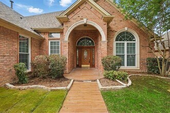 2413 Oak Brook Dr in Bedford, TX - Building Photo - Building Photo