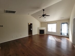 108 Brae Creek Ct in King, NC - Building Photo - Building Photo