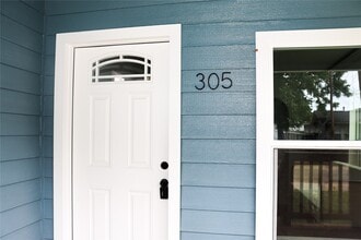 305 Stimpson St in Baytown, TX - Building Photo - Building Photo