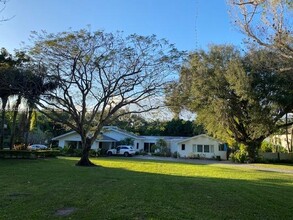 13960 Old Cutler Rd in Palmetto Bay, FL - Building Photo - Building Photo