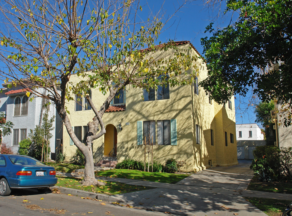 418 N Spaulding Ave in Los Angeles, CA - Foto de edificio