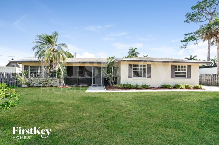 1603 Grove Ave in Ft. Myers, FL - Building Photo