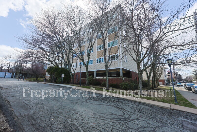 35 Des Moines Rd in Quincy, MA - Building Photo