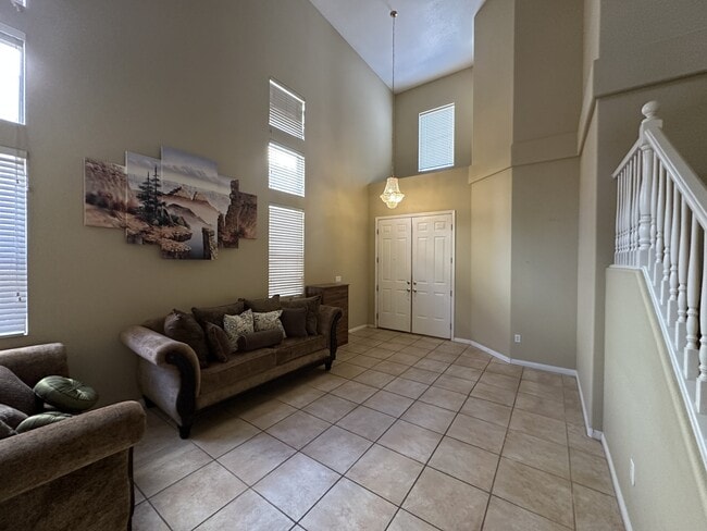 8918 W Katie Ave in Las Vegas, NV - Building Photo - Building Photo