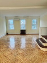 68-11 Dartmouth St in Queens, NY - Building Photo - Building Photo