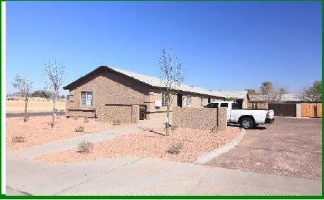 7553 N 21st Ave in Phoenix, AZ - Foto de edificio