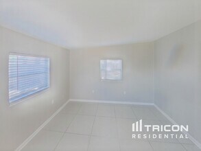 7000 Brentford Rd in Sarasota, FL - Building Photo - Building Photo