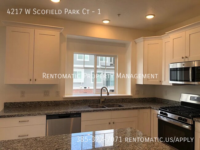 4217 W Scofield Park Ct in Riverton, UT - Building Photo - Building Photo