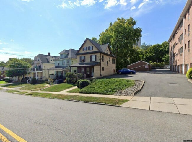 287 Central Ave