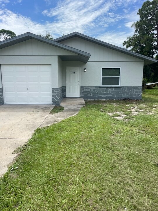 718 65th Ave E in Bradenton, FL - Building Photo