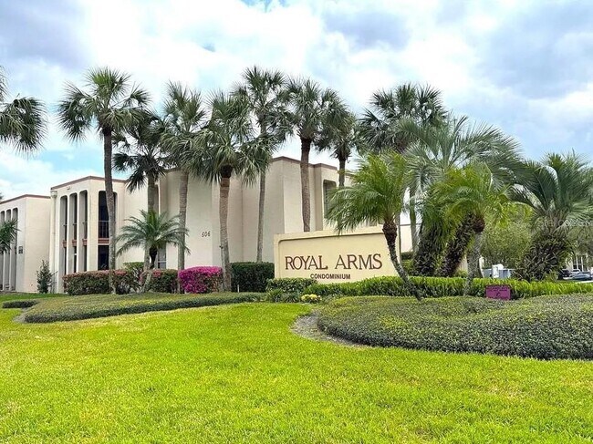546 Orange Dr in Altamonte Springs, FL - Building Photo - Building Photo