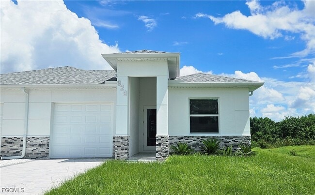 property at 929 Eisenhower Blvd