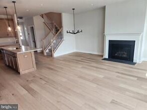 328 Foxtail Ln in Chalfont, PA - Foto de edificio - Building Photo