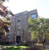 The Everglades in Toronto, ON - Building Photo
