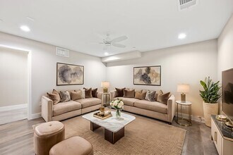 4416 Paxton Pl in Calabasas, CA - Foto de edificio - Building Photo