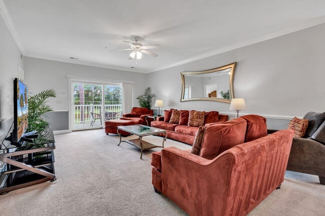 4886 Luster Leaf Cir