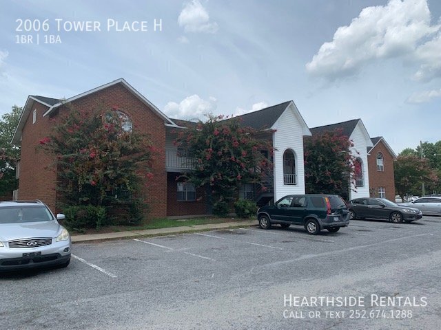 2006 Tower Pl in Greenville, NC - Building Photo