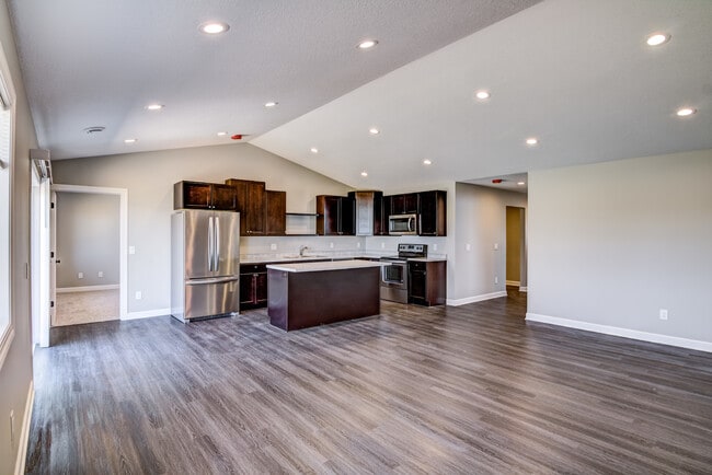 property at 1303 Blue Jay Pl