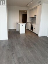 4015 The Exchange in Mississauga, ON - Building Photo - Building Photo
