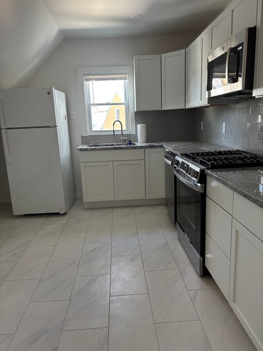 78 Blue Hill Ave in Milton, MA - Building Photo