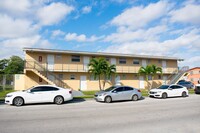 Airport Sqaure in Hialeah, FL - Foto de edificio - Interior Photo