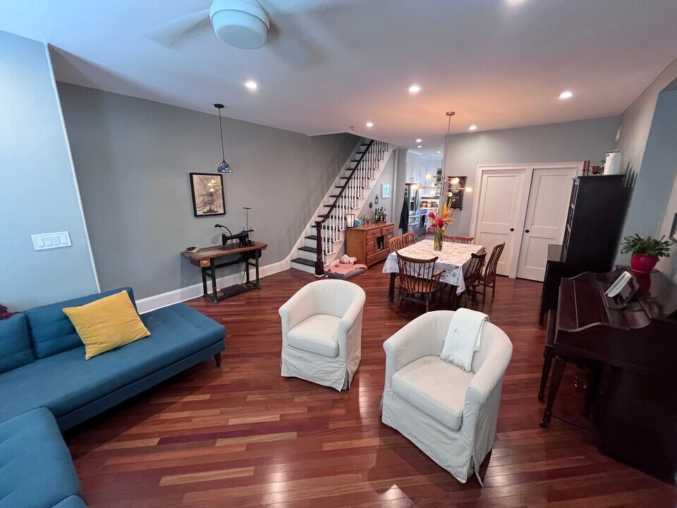 2607 E Hagert St in Philadelphia, PA - Building Photo