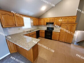 11006 W 76th St in Overland Park, KS - Building Photo - Building Photo