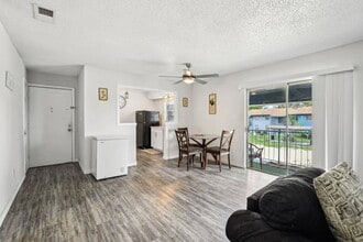 Roselea Manor Apartments in Sanford, FL - Building Photo - Building Photo