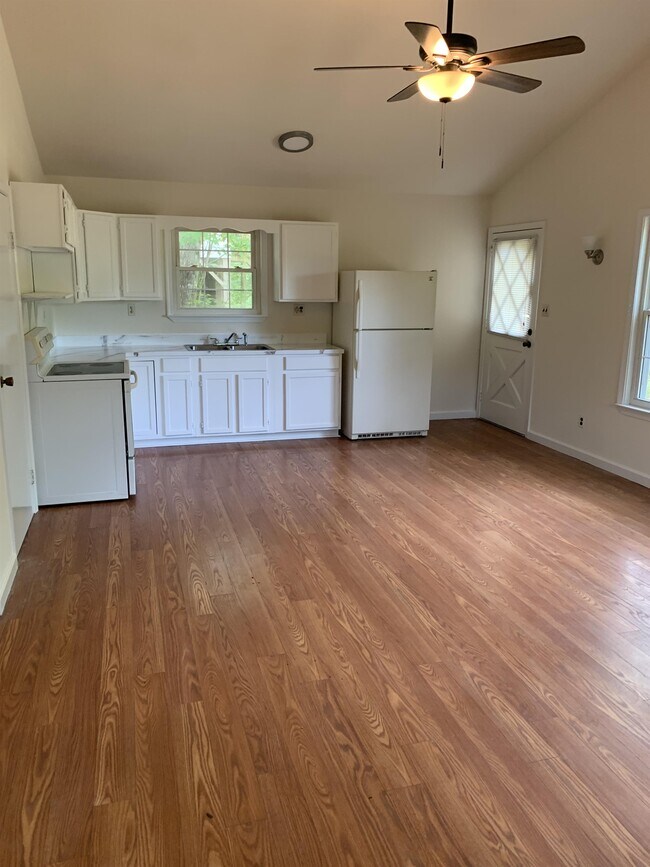 37 Bayou Dr in Colonial Beach, VA - Building Photo - Building Photo