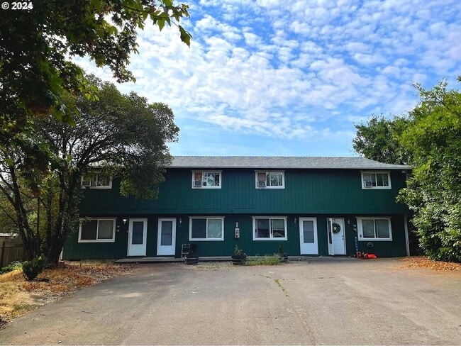 property at 172 Salem Heights Ave SE