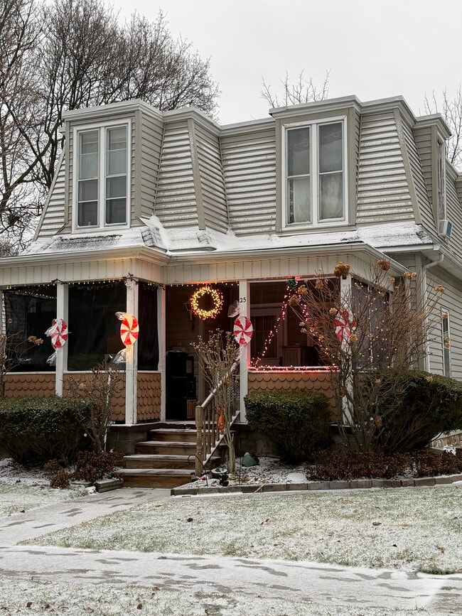 25 Marshall Ave, Unit upper