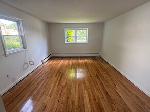 18 Breglia St, Unit 2 in Yonkers, NY - Building Photo - Building Photo