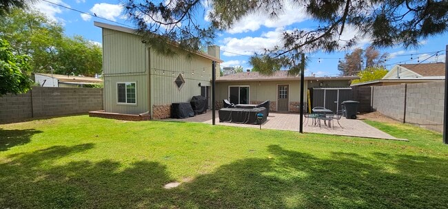 property at 1021 S Una Ave