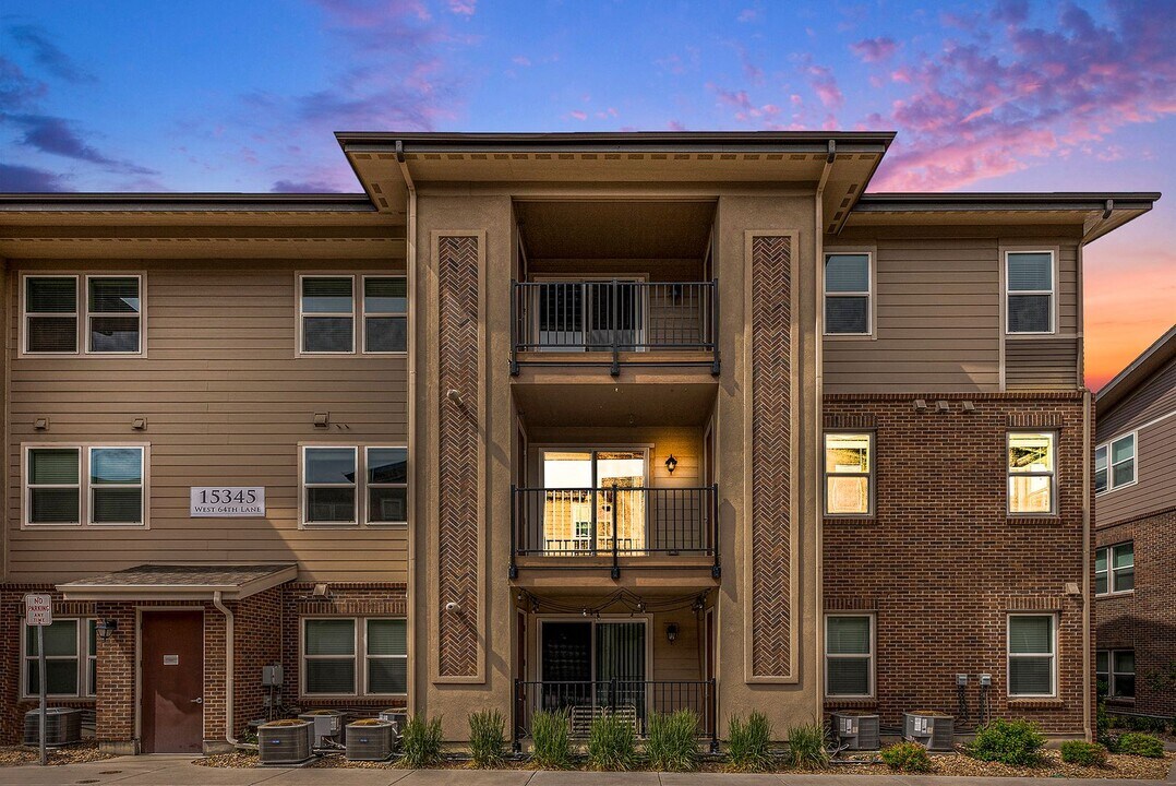 15345 W 64th Ln in Arvada, CO - Building Photo
